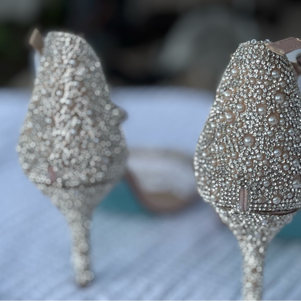 Betsy Johnson! Brand New! RARE & Gorgeous Beaded Women's Heels Pale Pink-Size 10 - Picture 3 of 10
